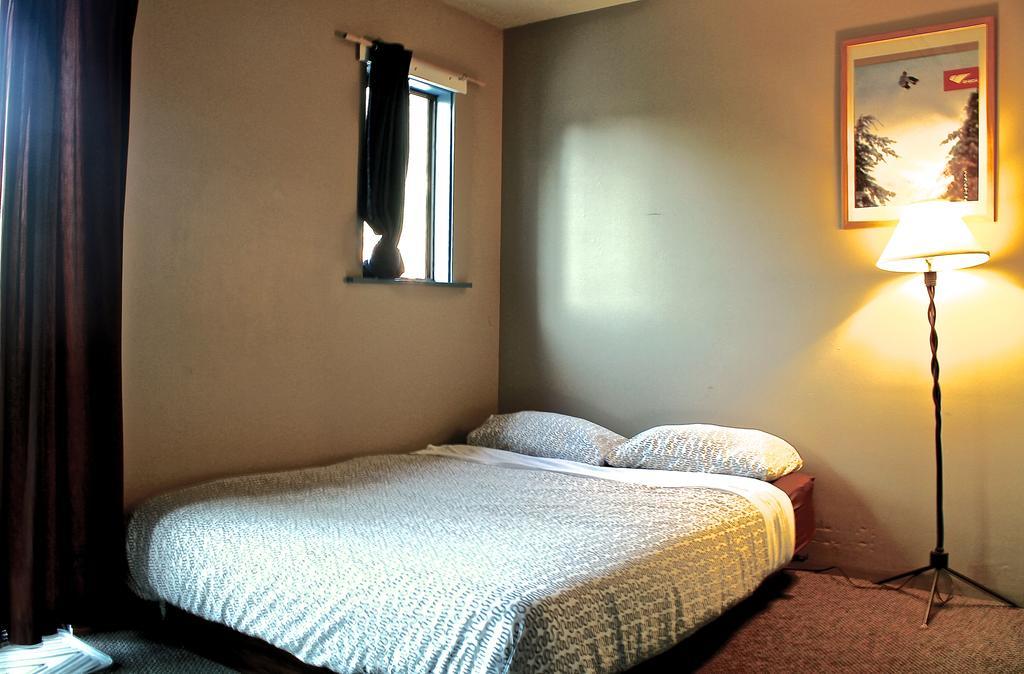 Southside Lodge Whistler Room photo